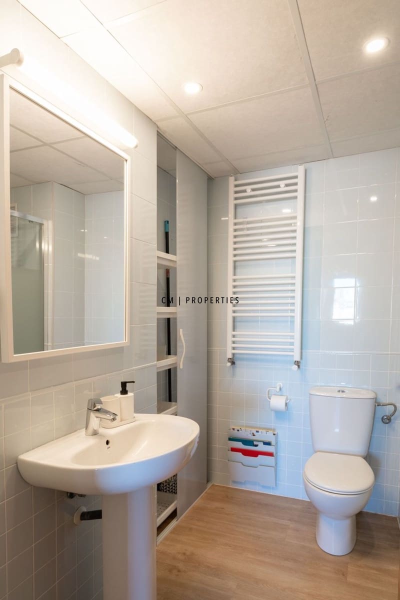 3 bedroom Flat for rent in Valencia city with garage - € 1,950 (Ref: 9841416)