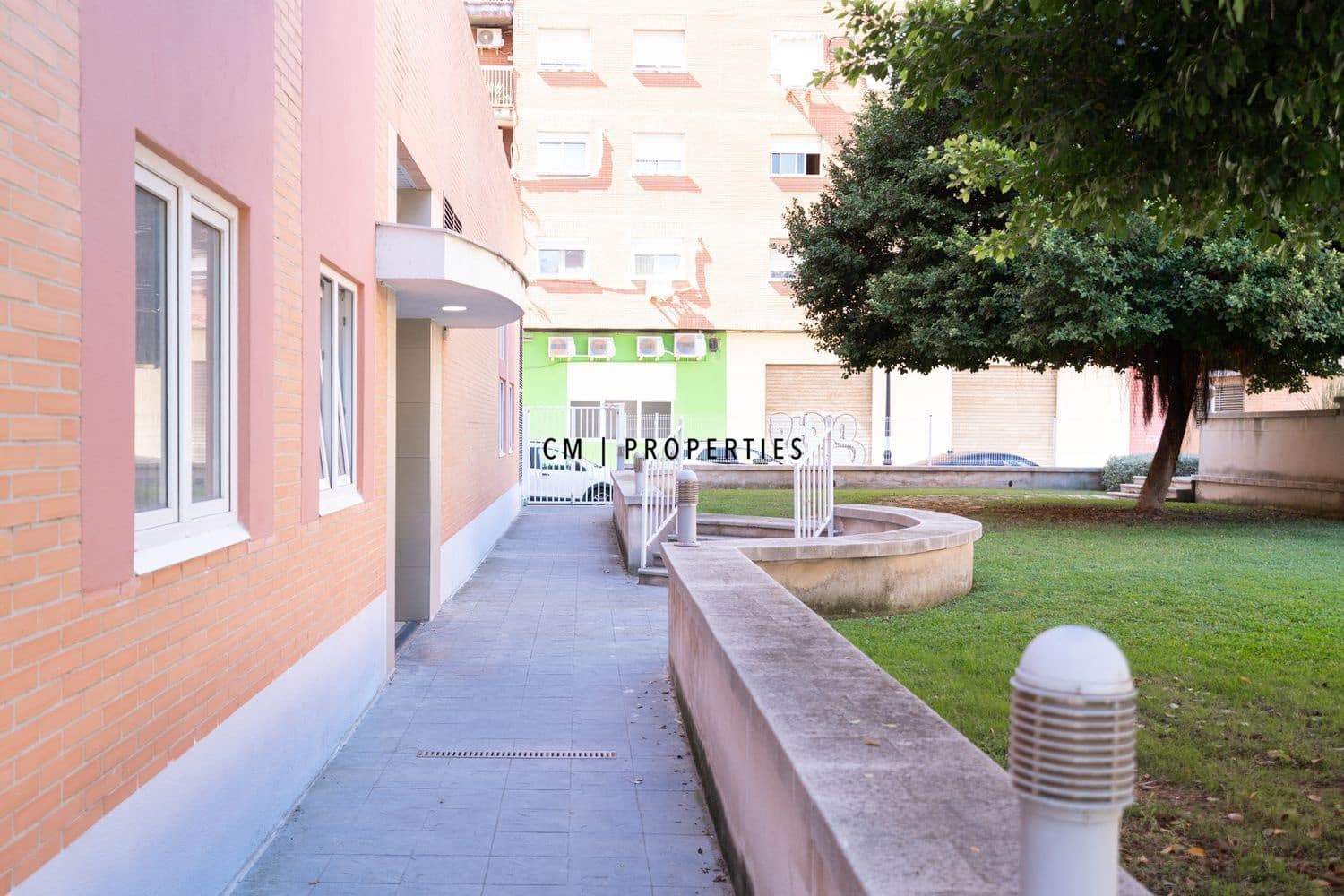 3 bedroom Flat for rent in Valencia city with garage - € 1,950 (Ref: 9841416)