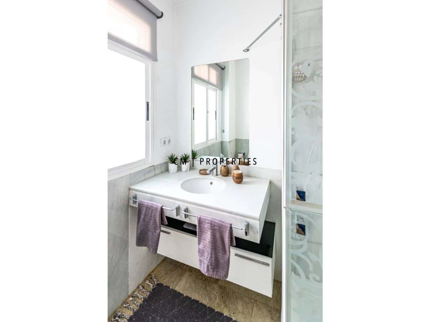 3 bedroom Flat for rent in Valencia city with garage - € 2,500 (Ref: 9844209)