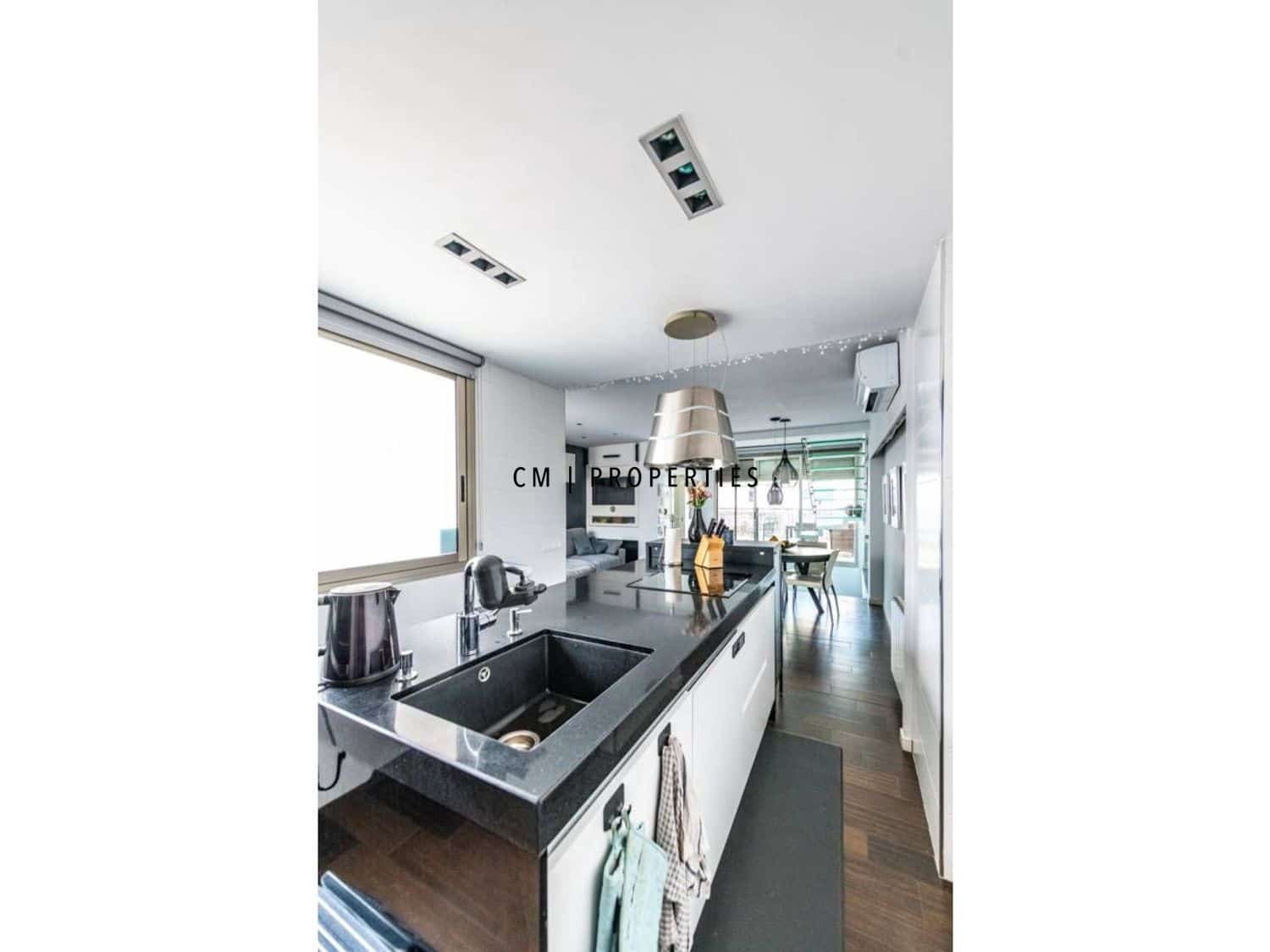 3 bedroom Flat for rent in Valencia city with garage - € 2,500 (Ref: 9844209)