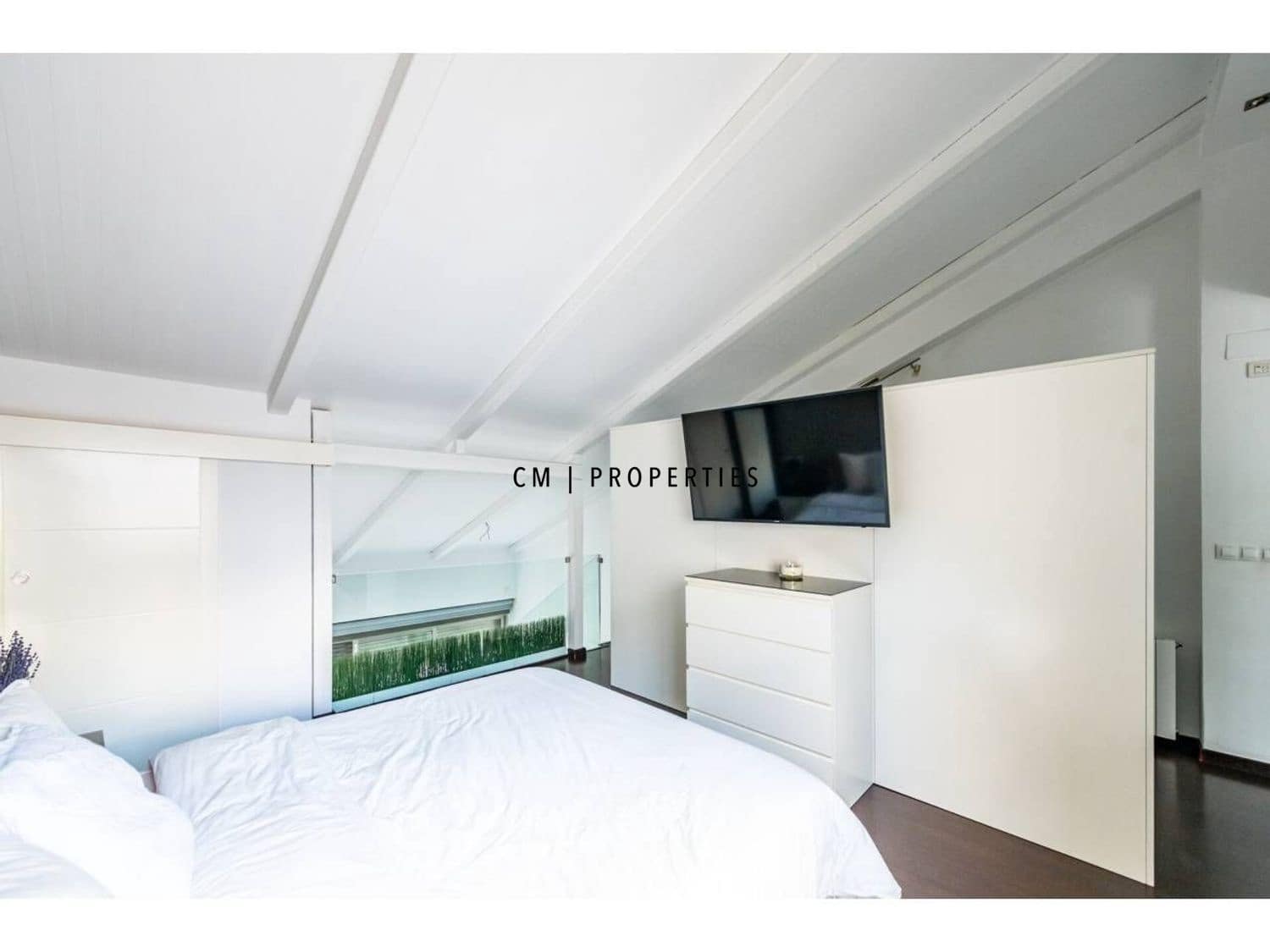 3 bedroom Flat for rent in Valencia city with garage - € 2,500 (Ref: 9844209)