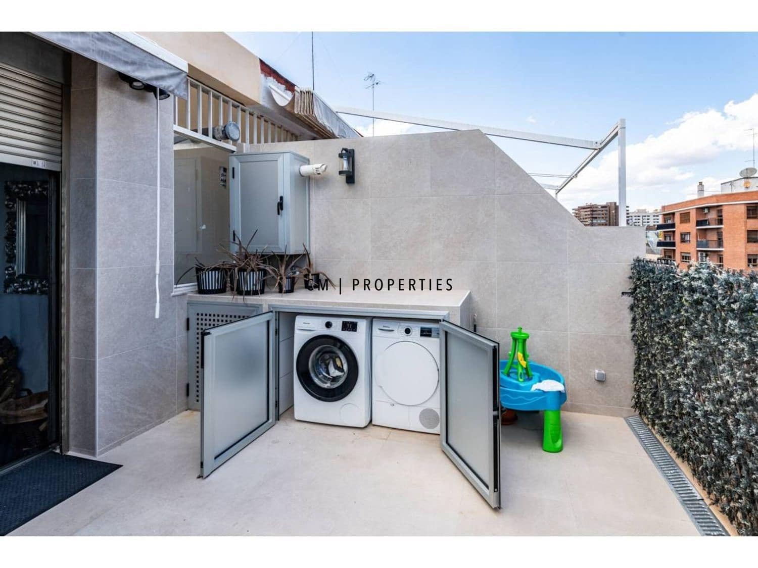 3 bedroom Flat for rent in Valencia city with garage - € 2,500 (Ref: 9844209)