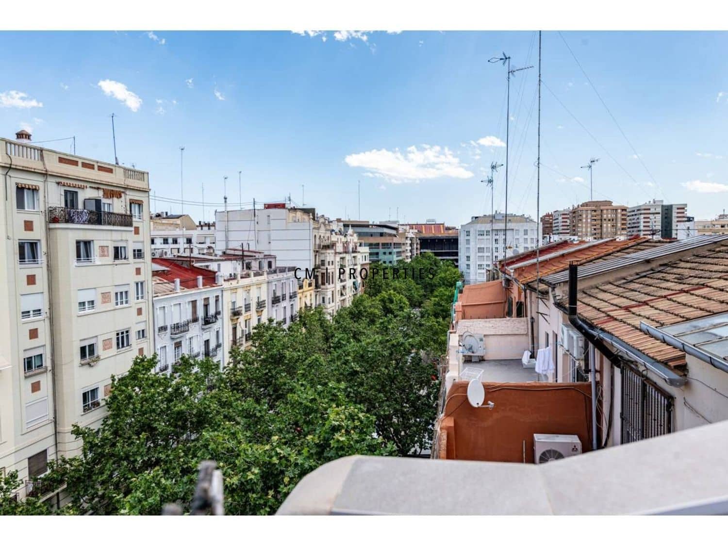 3 bedroom Flat for rent in Valencia city with garage - € 2,500 (Ref: 9844209)