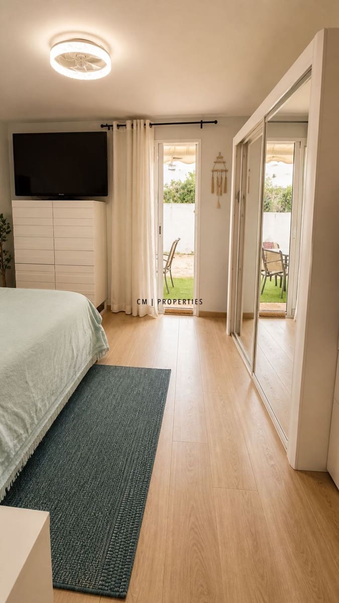 3 bedroom Villa for rent in Chiva with pool garage - € 1,900 (Ref: 9848122)