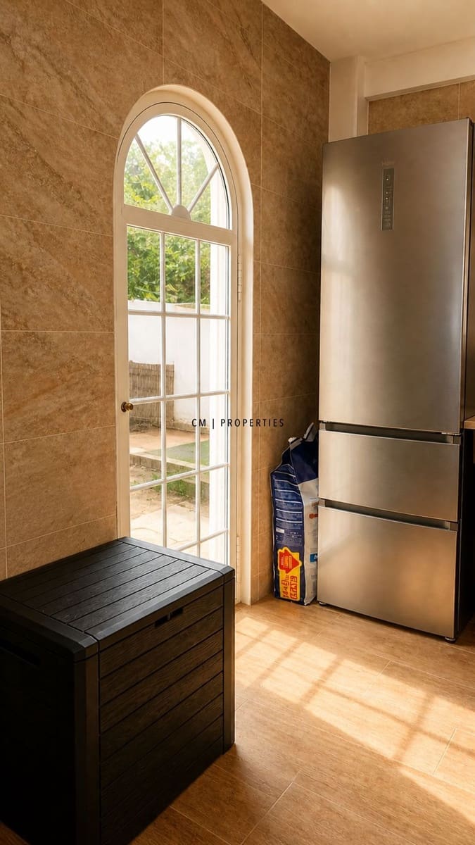 3 bedroom Villa for rent in Chiva with pool garage - € 1,900 (Ref: 9848122)