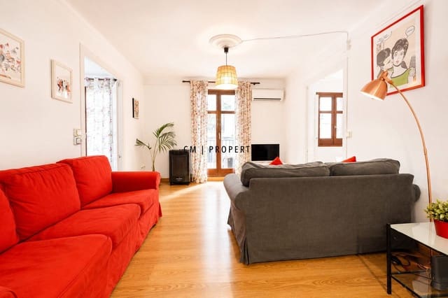 3 bedroom Flat for rent in Ciutat Vella, Valencia city - € 1,800 (Ref: 9850113)
