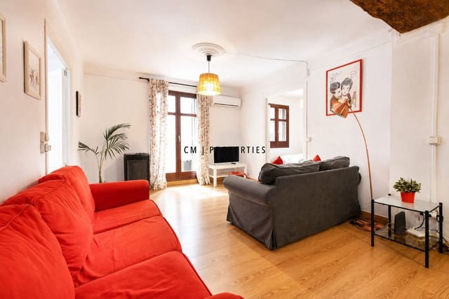 3 bedroom Flat for rent in Ciutat Vella, Valencia city - € 1,800 (Ref: 9850113)