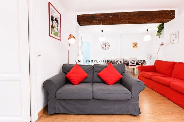 3 bedroom Flat for rent in Ciutat Vella, Valencia city - € 1,800 (Ref: 9850113)