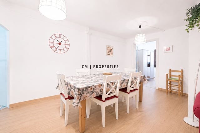 3 bedroom Flat for rent in Ciutat Vella, Valencia city - € 1,800 (Ref: 9850113)