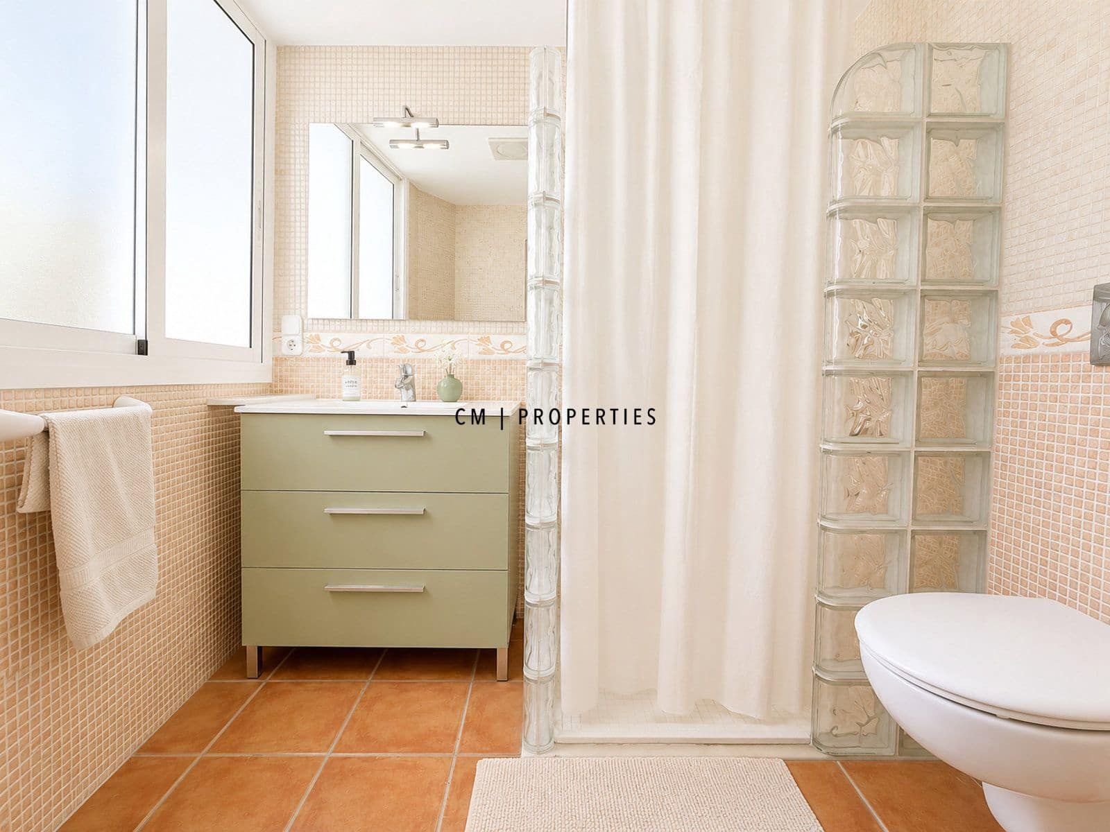 3 sovrum Lägenhet att hyra i Valencia stad - 1 800 € (Ref: 9850113)