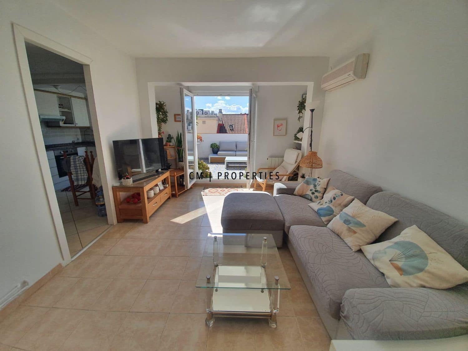 Ático de 2 habitaciones en València ciudad en alquiler con garaje - 1.750 € (Ref: 9850497)
