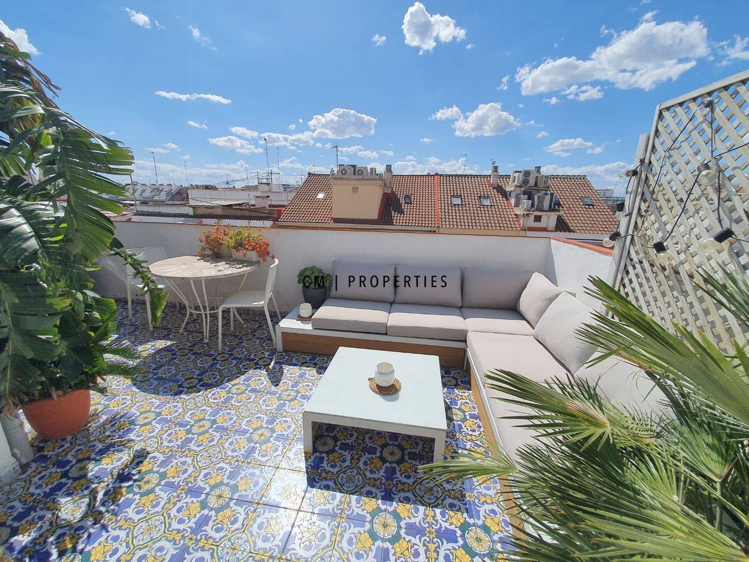 Ático de 2 habitaciones en València ciudad en alquiler con garaje - 1.750 € (Ref: 9850497)