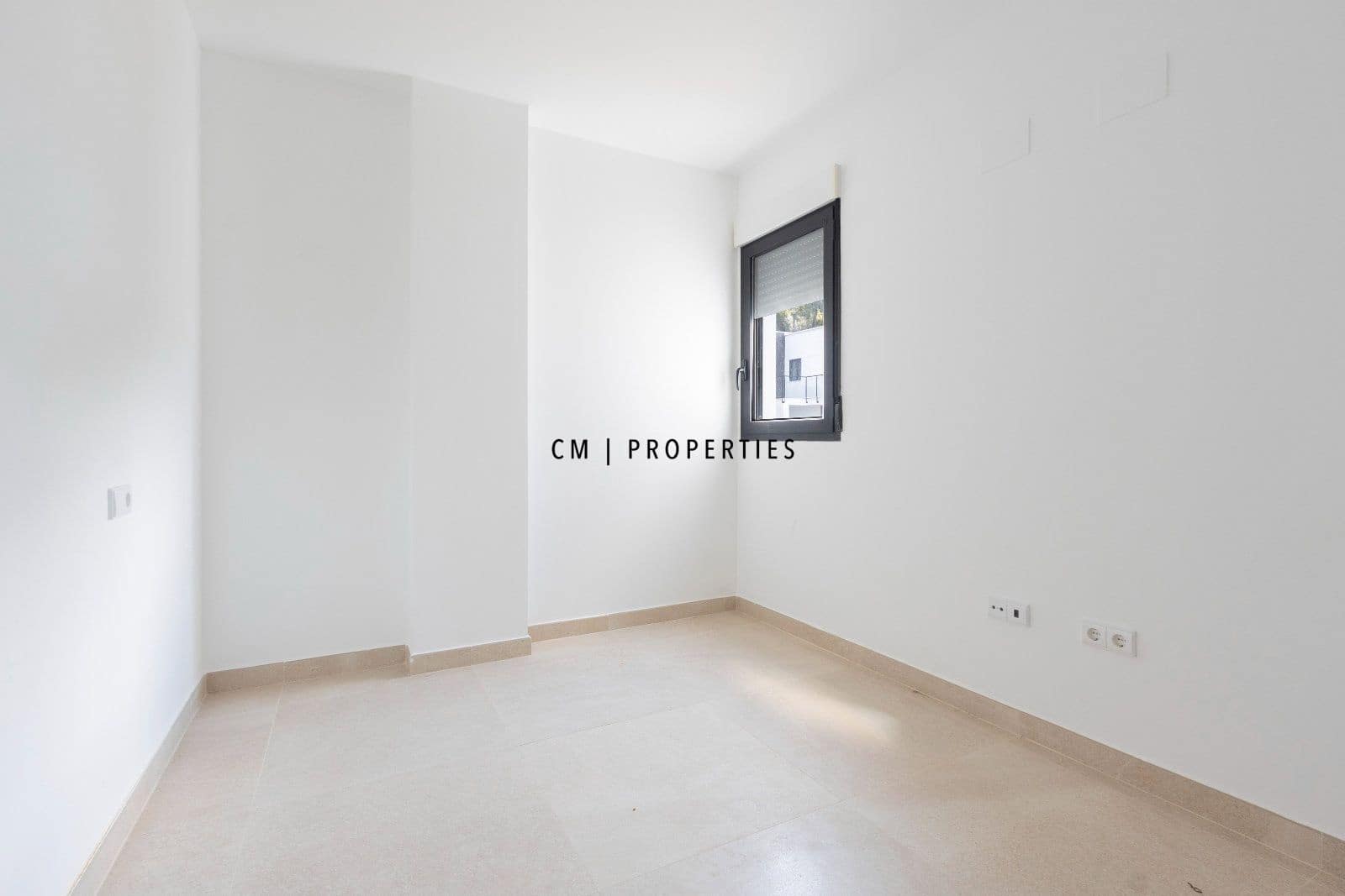 3 bedroom Villa for sale in Chiva - € 483,000 (Ref: 9850499)