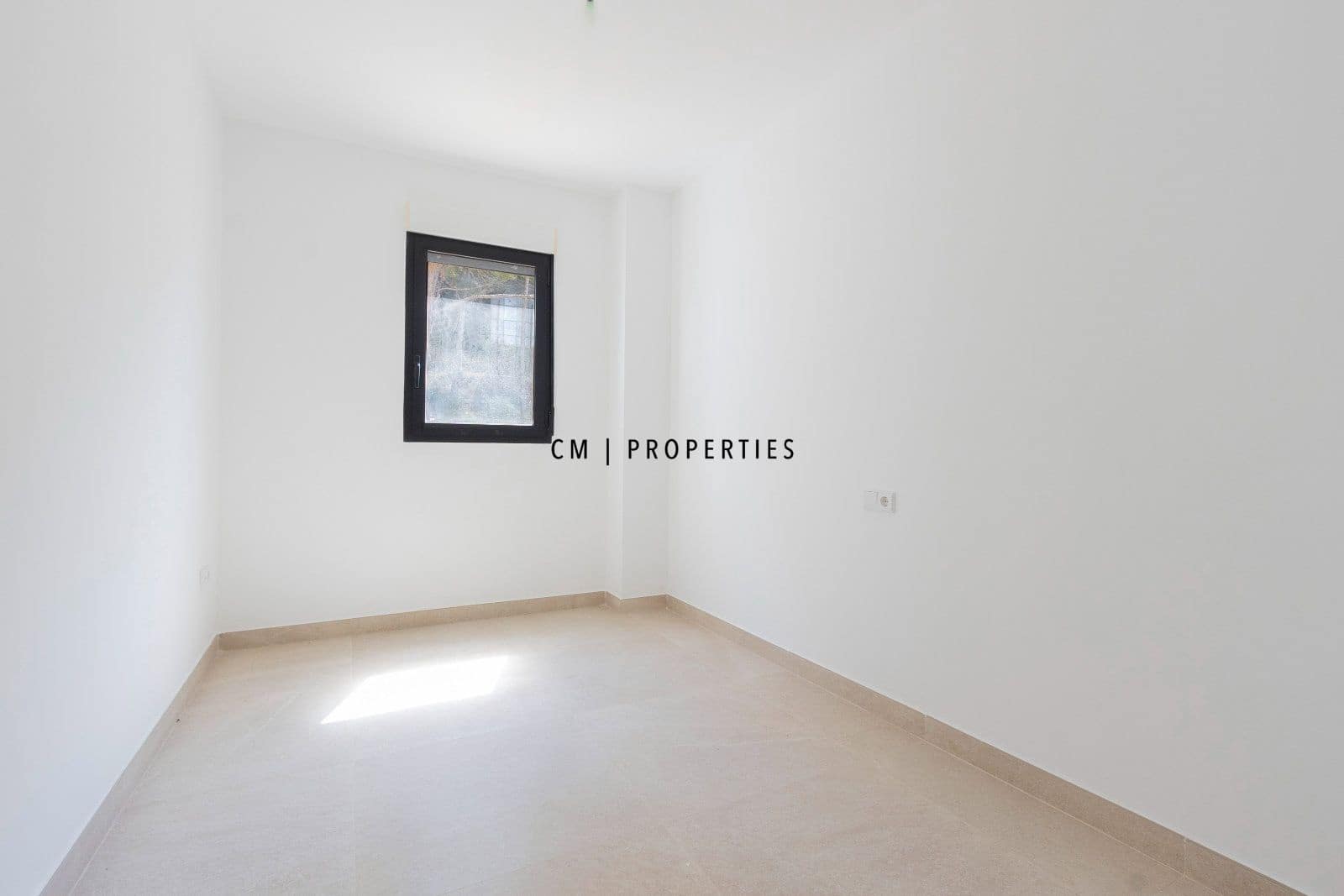 3 bedroom Villa for sale in Chiva - € 483,000 (Ref: 9850499)