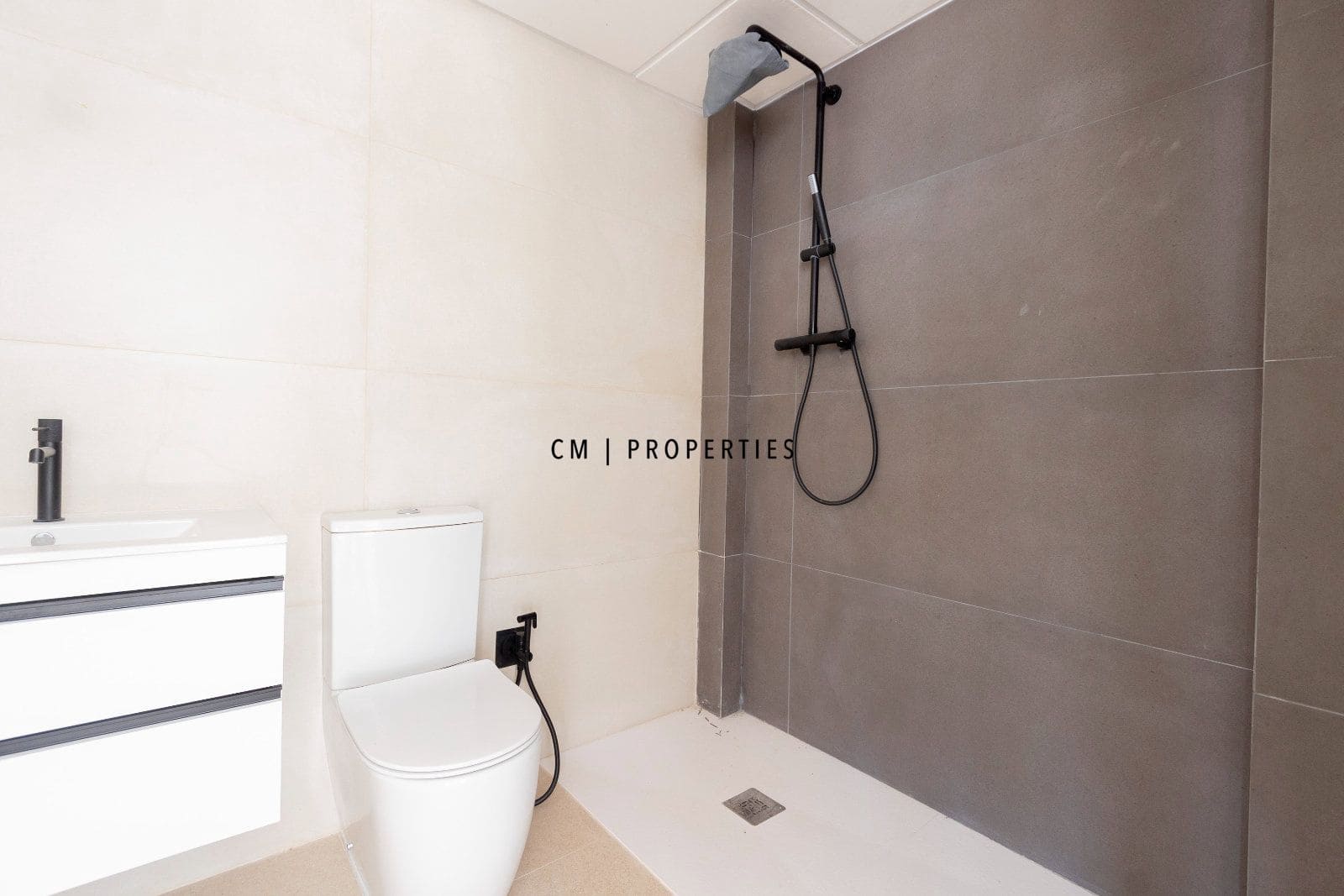 3 bedroom Villa for sale in Chiva - € 483,000 (Ref: 9850499)