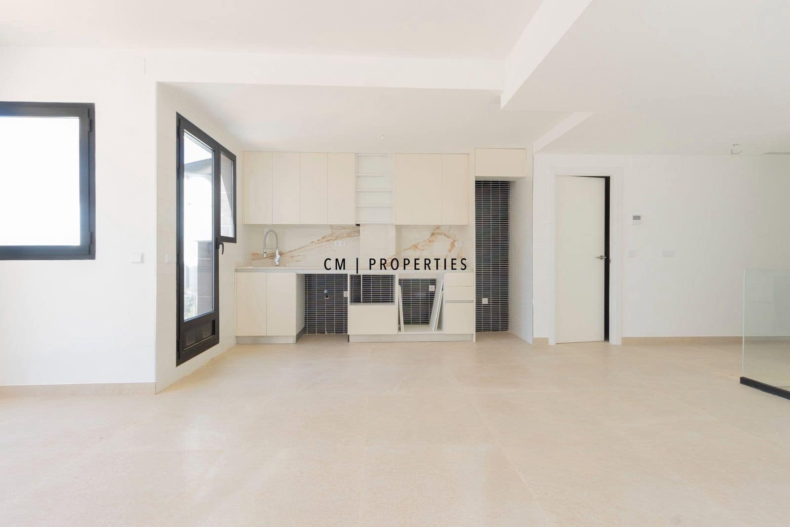 3 bedroom Villa for sale in Chiva - € 483,000 (Ref: 9850499)