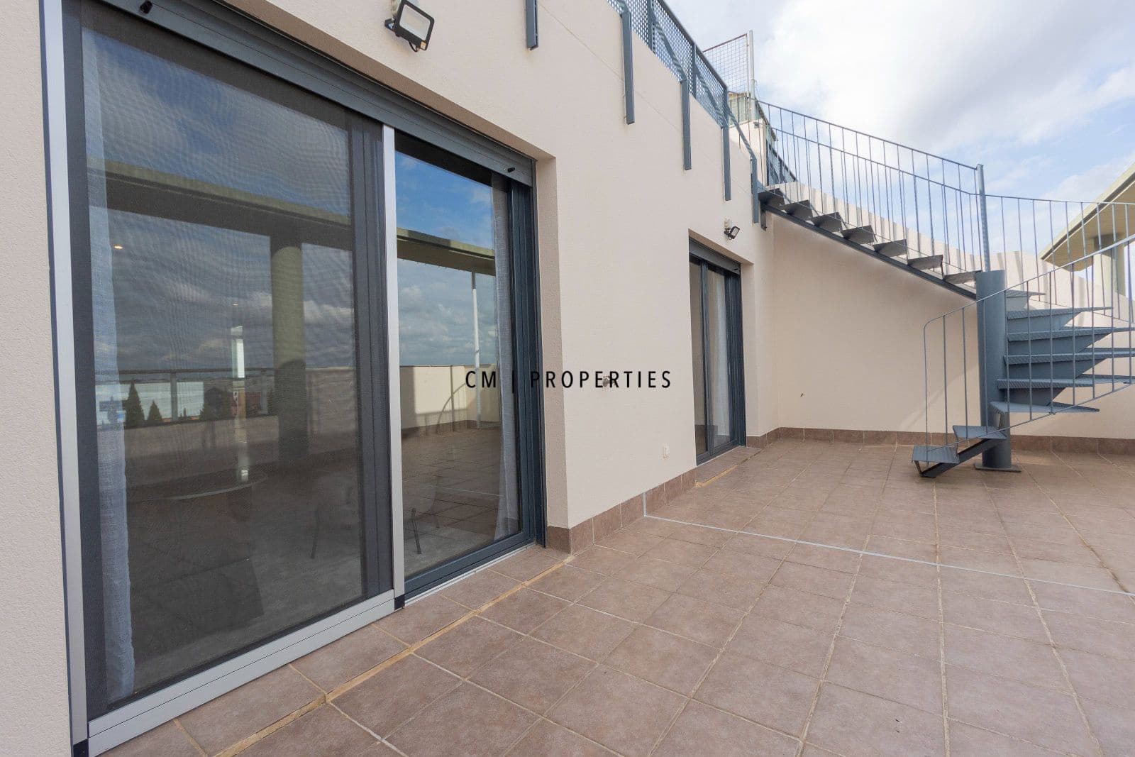3 bedroom Penthouse for rent in La Pobla de Farnals with pool garage - € 1,300 (Ref: 9854614)