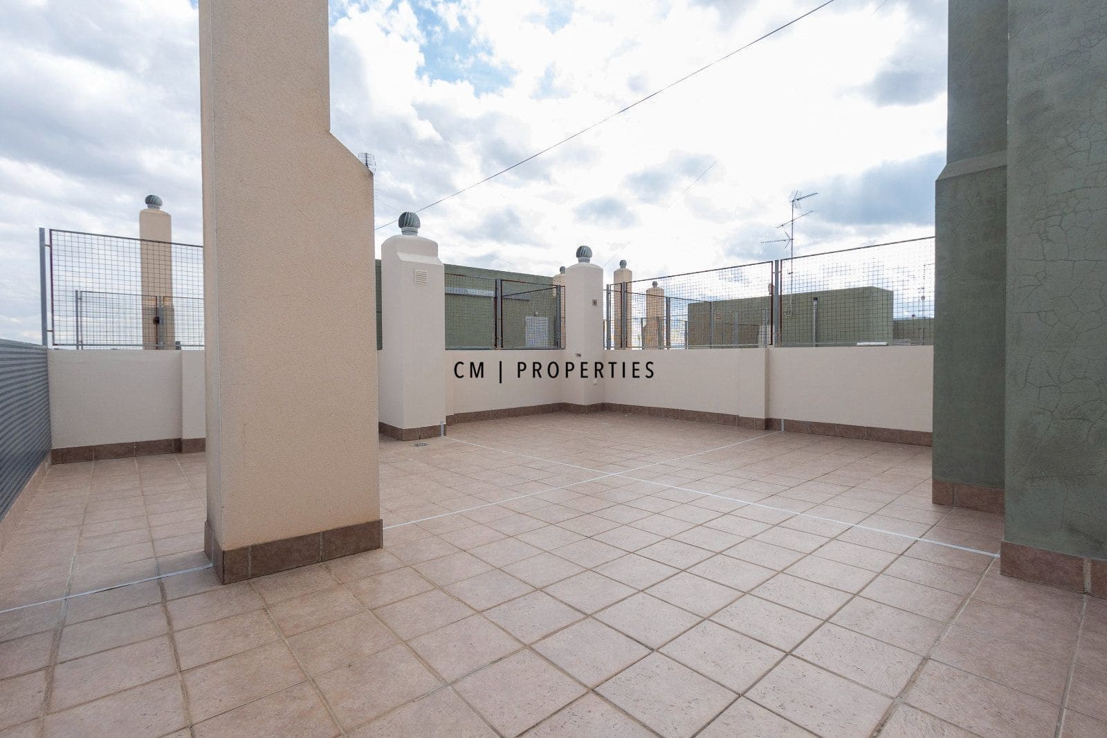 3 bedroom Penthouse for rent in La Pobla de Farnals with pool garage - € 1,300 (Ref: 9854614)