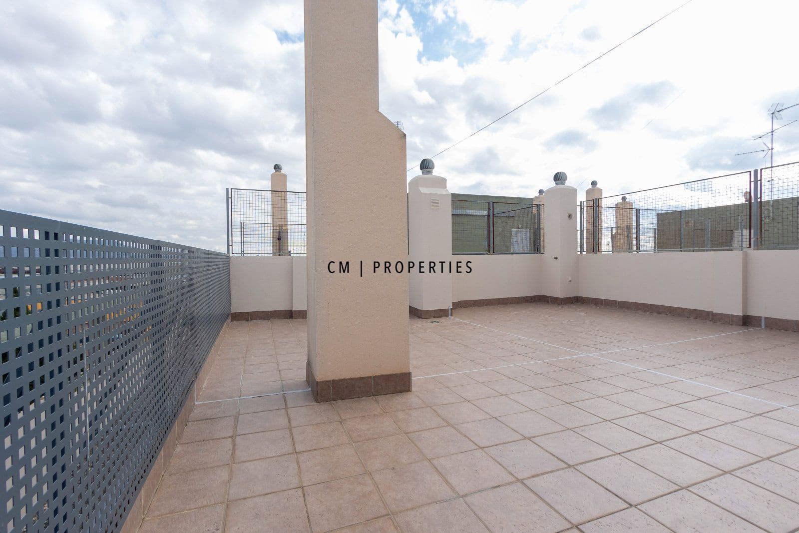 3 bedroom Penthouse for rent in La Pobla de Farnals with pool garage - € 1,300 (Ref: 9854614)