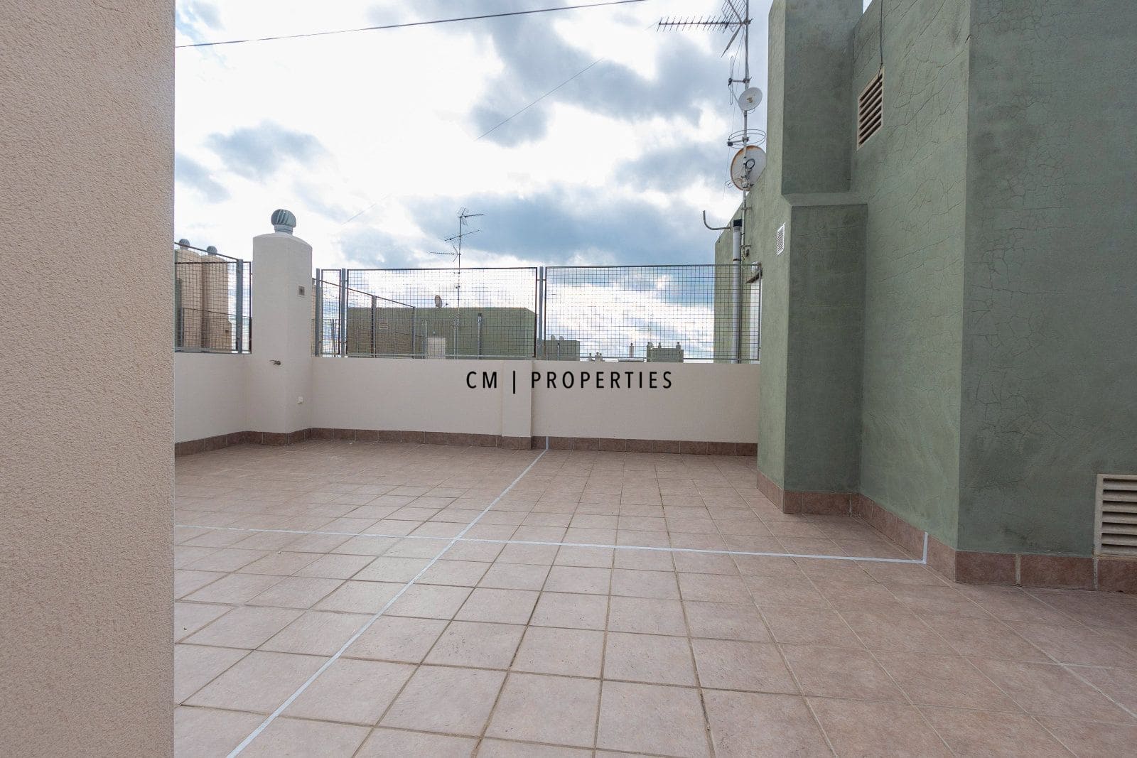 3 bedroom Penthouse for rent in La Pobla de Farnals with pool garage - € 1,300 (Ref: 9854614)