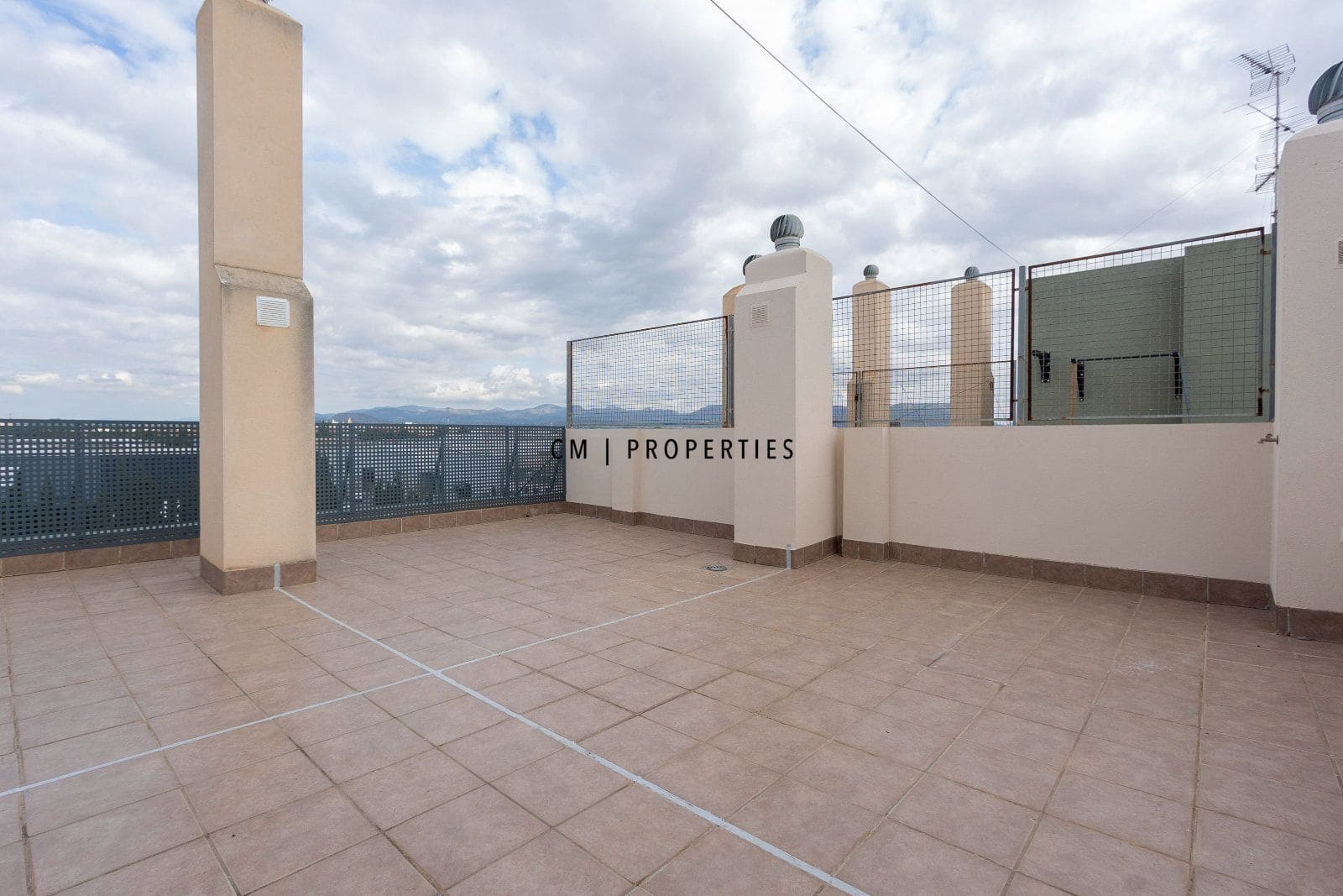 3 bedroom Penthouse for rent in La Pobla de Farnals with pool garage - € 1,300 (Ref: 9854614)