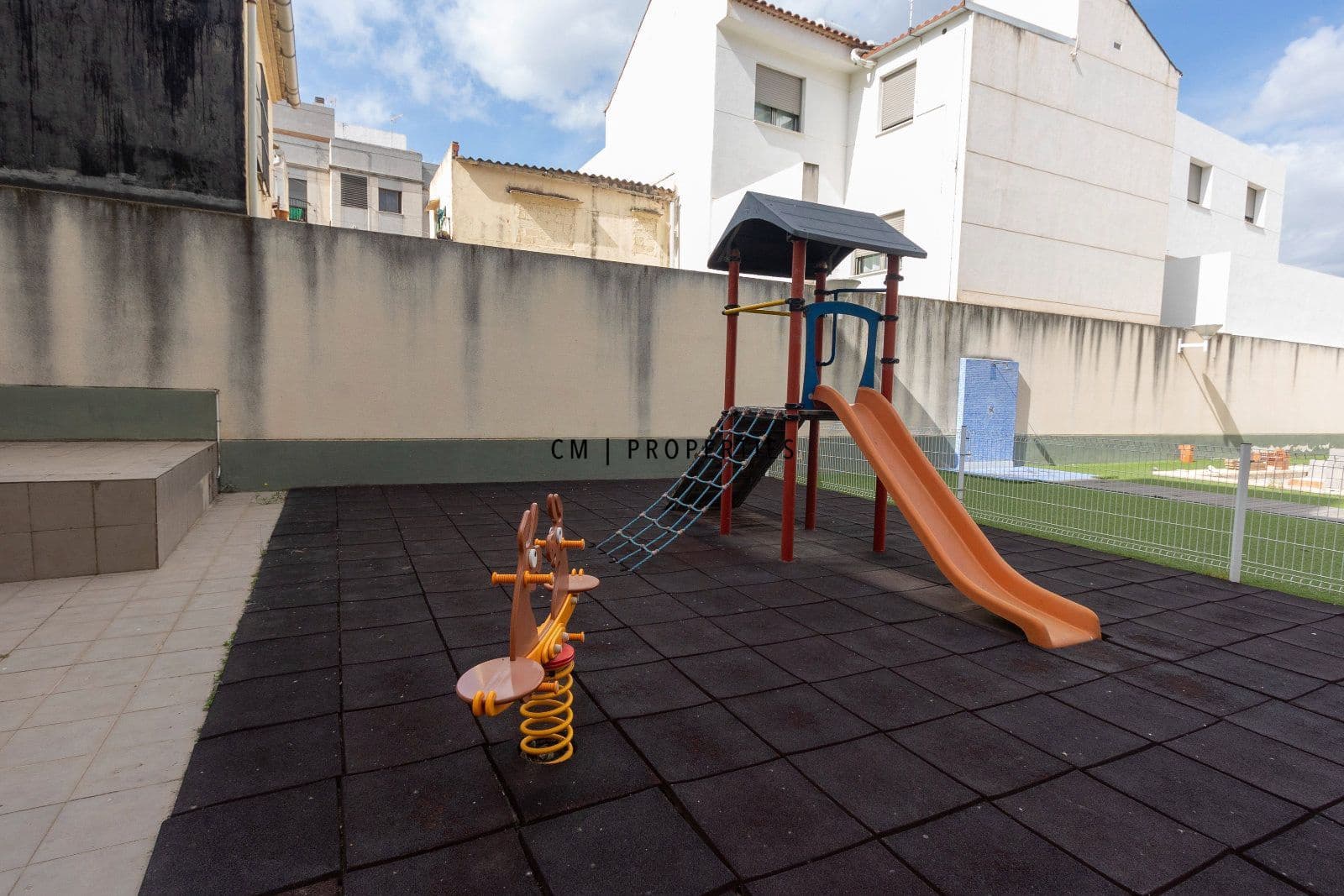 3 bedroom Penthouse for rent in La Pobla de Farnals with pool garage - € 1,300 (Ref: 9854614)