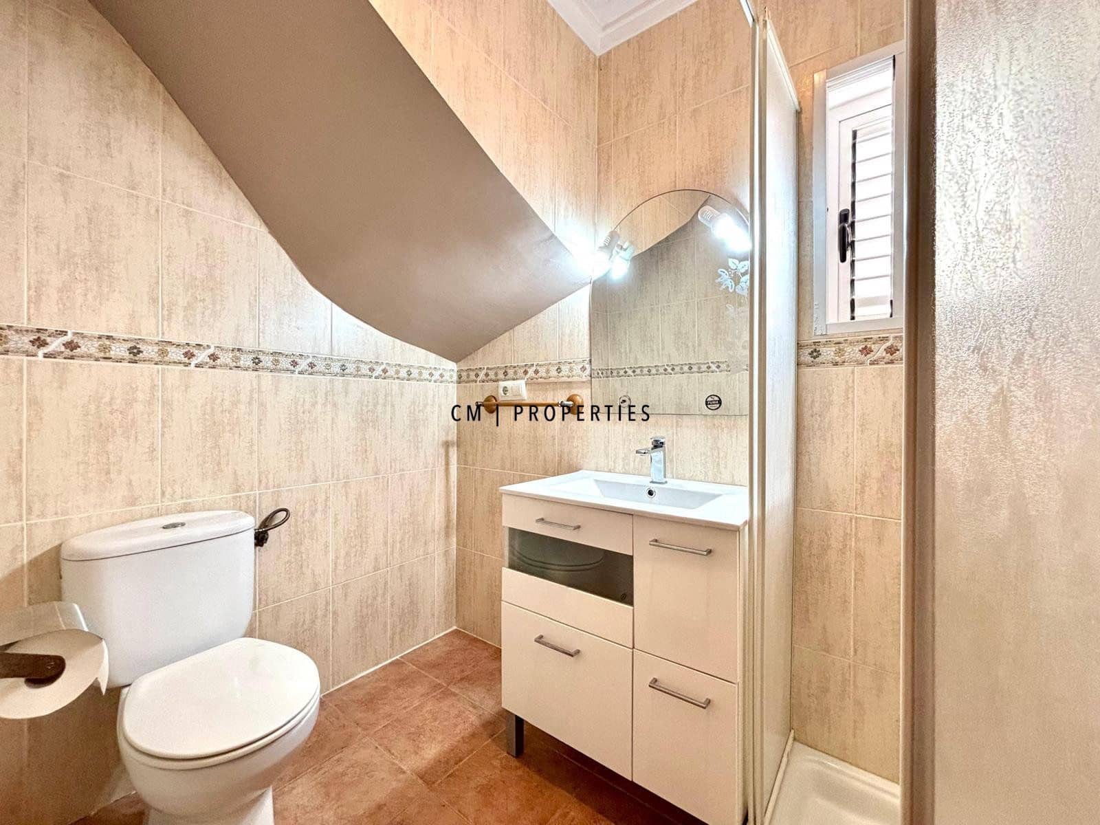 5 bedroom Townhouse for sale in Sagunto / Sagunt - € 350,000 (Ref: 9855933)