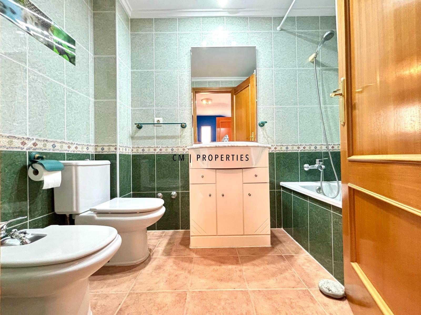 5 bedroom Townhouse for sale in Sagunto / Sagunt - € 350,000 (Ref: 9855933)