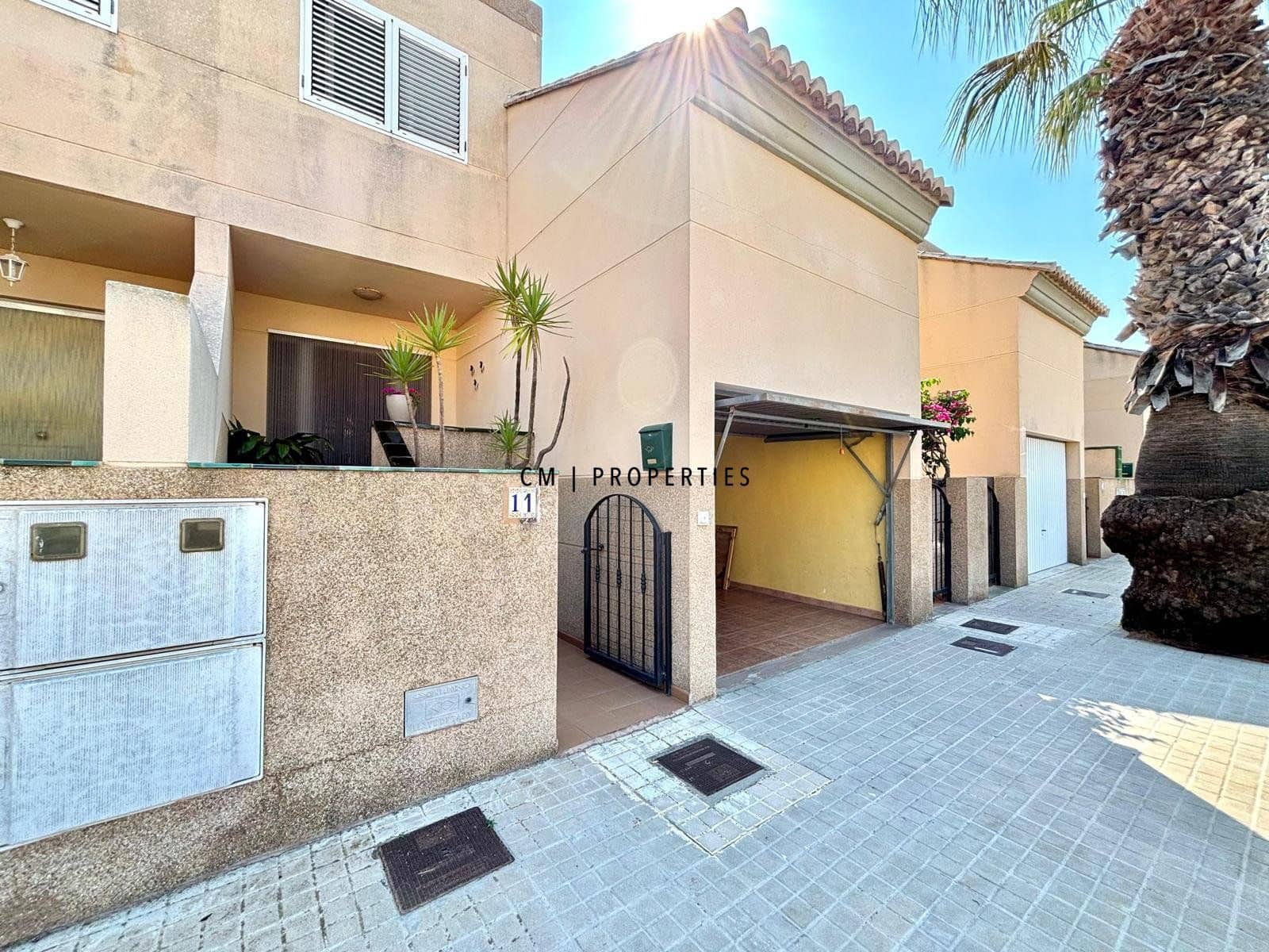 5 bedroom Townhouse for sale in Sagunto / Sagunt - € 350,000 (Ref: 9855933)