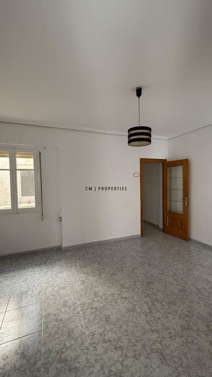 Piso de 3 habitaciones en València ciudad en alquiler - 1.350 € (Ref: 9858638)