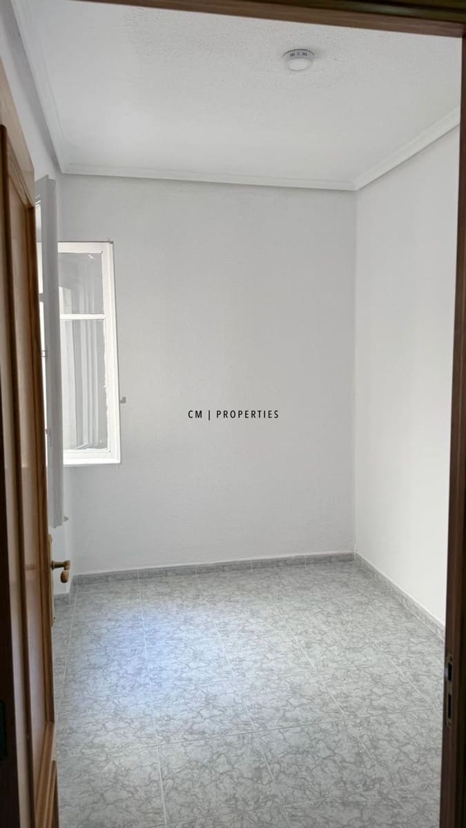 Piso de 3 habitaciones en València ciudad en alquiler - 1.350 € (Ref: 9858638)