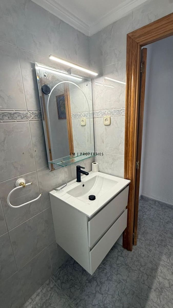 Piso de 3 habitaciones en València ciudad en alquiler - 1.350 € (Ref: 9858638)
