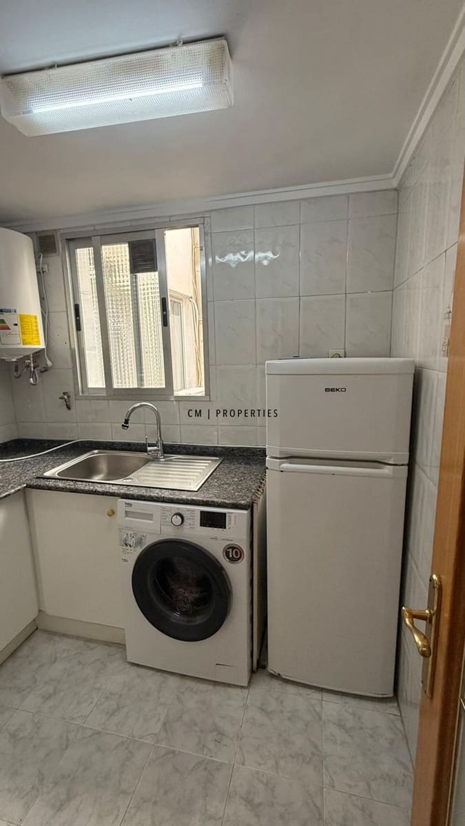 Piso de 3 habitaciones en València ciudad en alquiler - 1.350 € (Ref: 9858638)