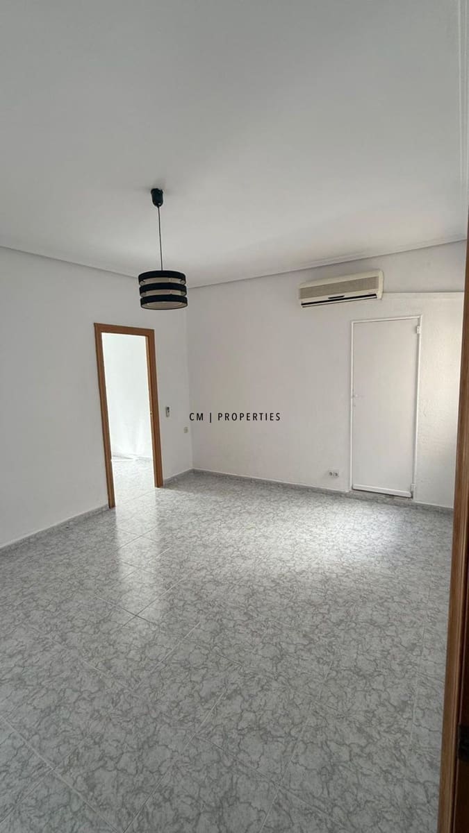 Piso de 3 habitaciones en València ciudad en alquiler - 1.350 € (Ref: 9858638)