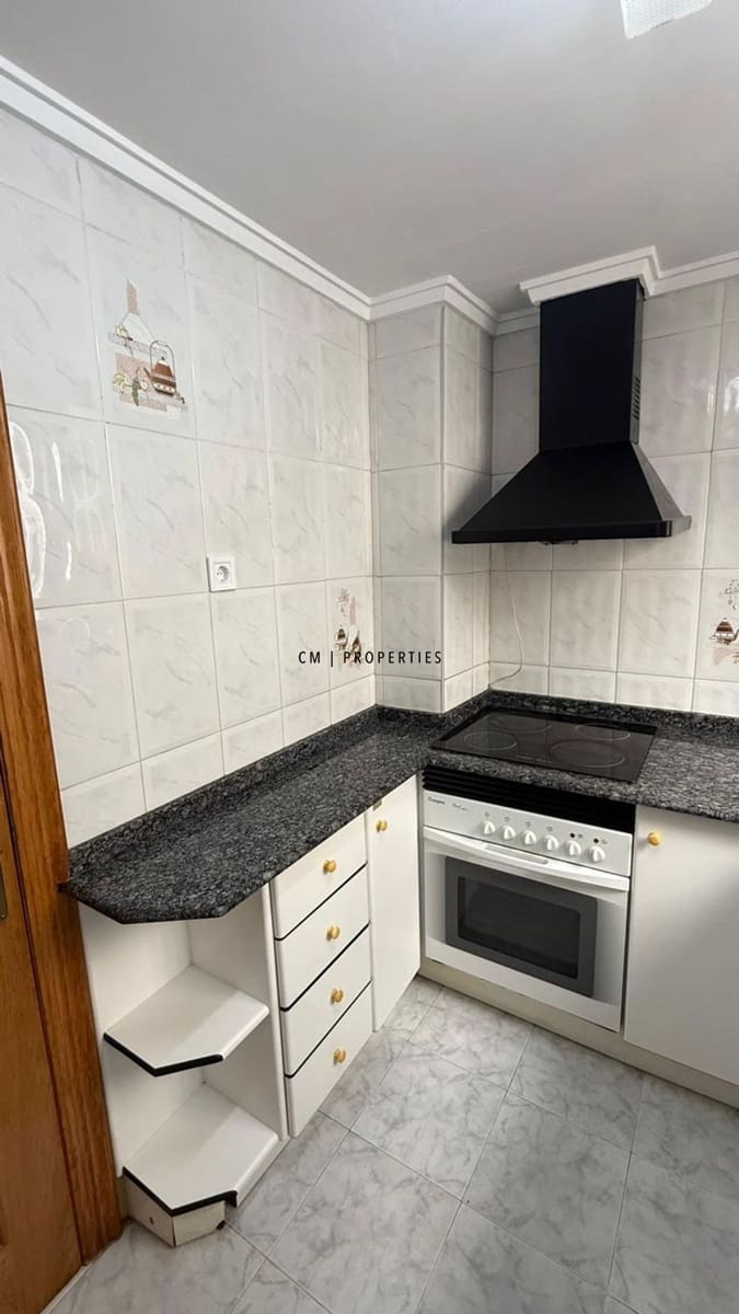 Piso de 3 habitaciones en València ciudad en alquiler - 1.350 € (Ref: 9858638)