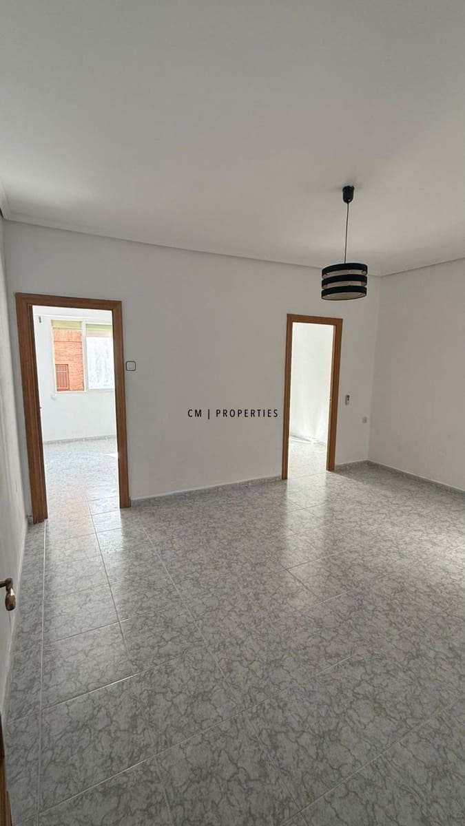Piso de 3 habitaciones en València ciudad en alquiler - 1.350 € (Ref: 9858638)