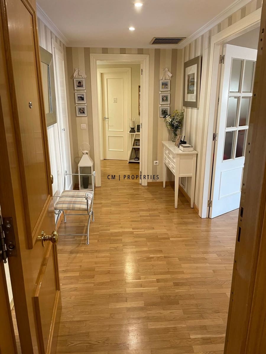 3 soveværelse Lejlighed til leje i Valencia by med garage - € 2.300 (Ref: 9858867)