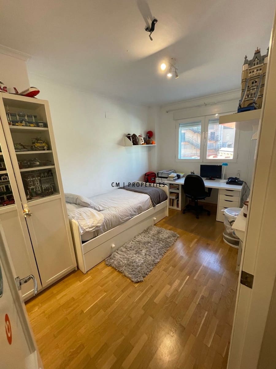 3 soveværelse Lejlighed til leje i Valencia by med garage - € 2.300 (Ref: 9858867)