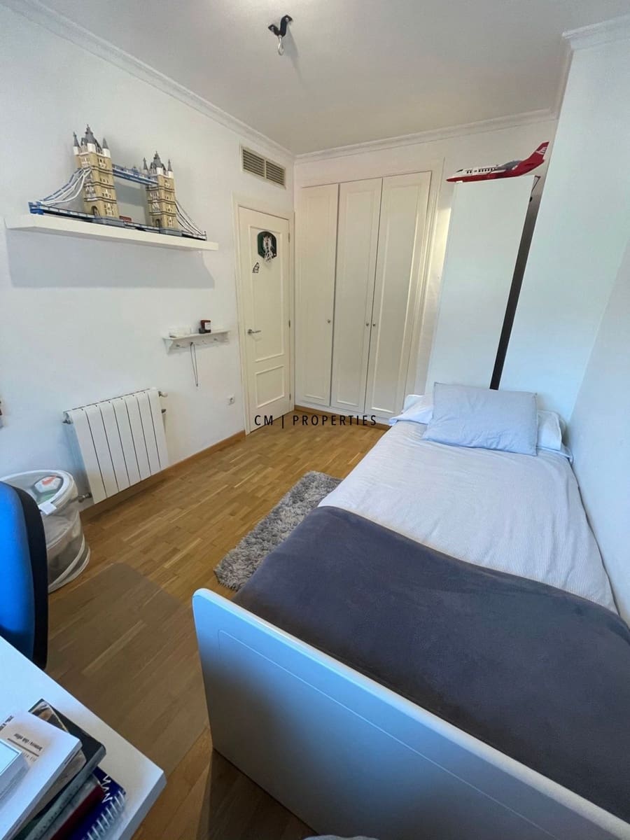 3 soveværelse Lejlighed til leje i Valencia by med garage - € 2.300 (Ref: 9858867)