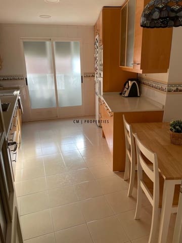 3 soveværelse Lejlighed til leje i El Pla del Real, Valencia by med garage - € 2.300 (Ref: 9858867)