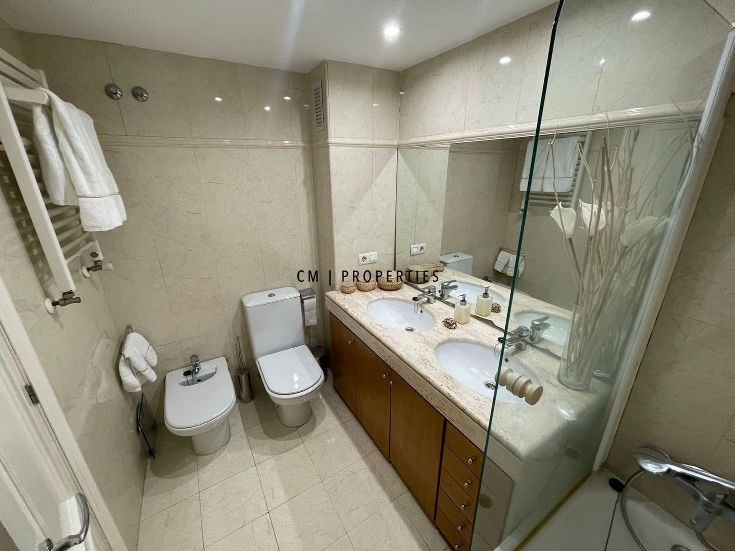 3 soveværelse Lejlighed til leje i Valencia by med garage - € 2.300 (Ref: 9858867)