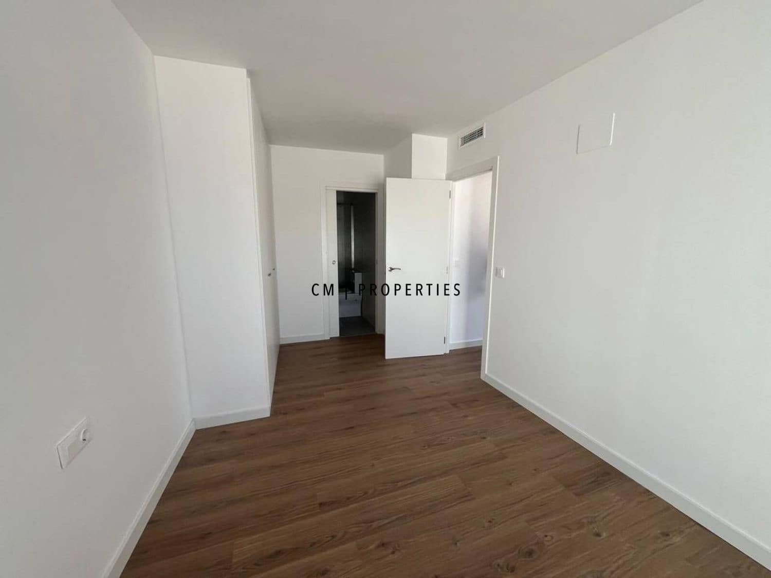 2 sypialnia Penthouse do wynajęcia w Miasto Walencja z basenem - 1 500 € (Ref: 9858923)