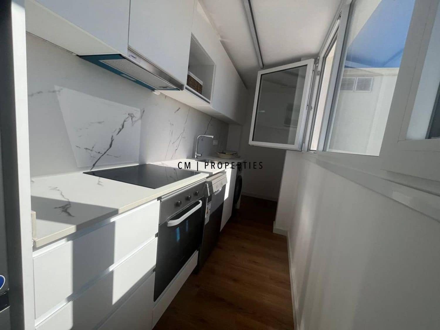 2 sypialnia Penthouse do wynajęcia w Miasto Walencja z basenem - 1 500 € (Ref: 9858923)
