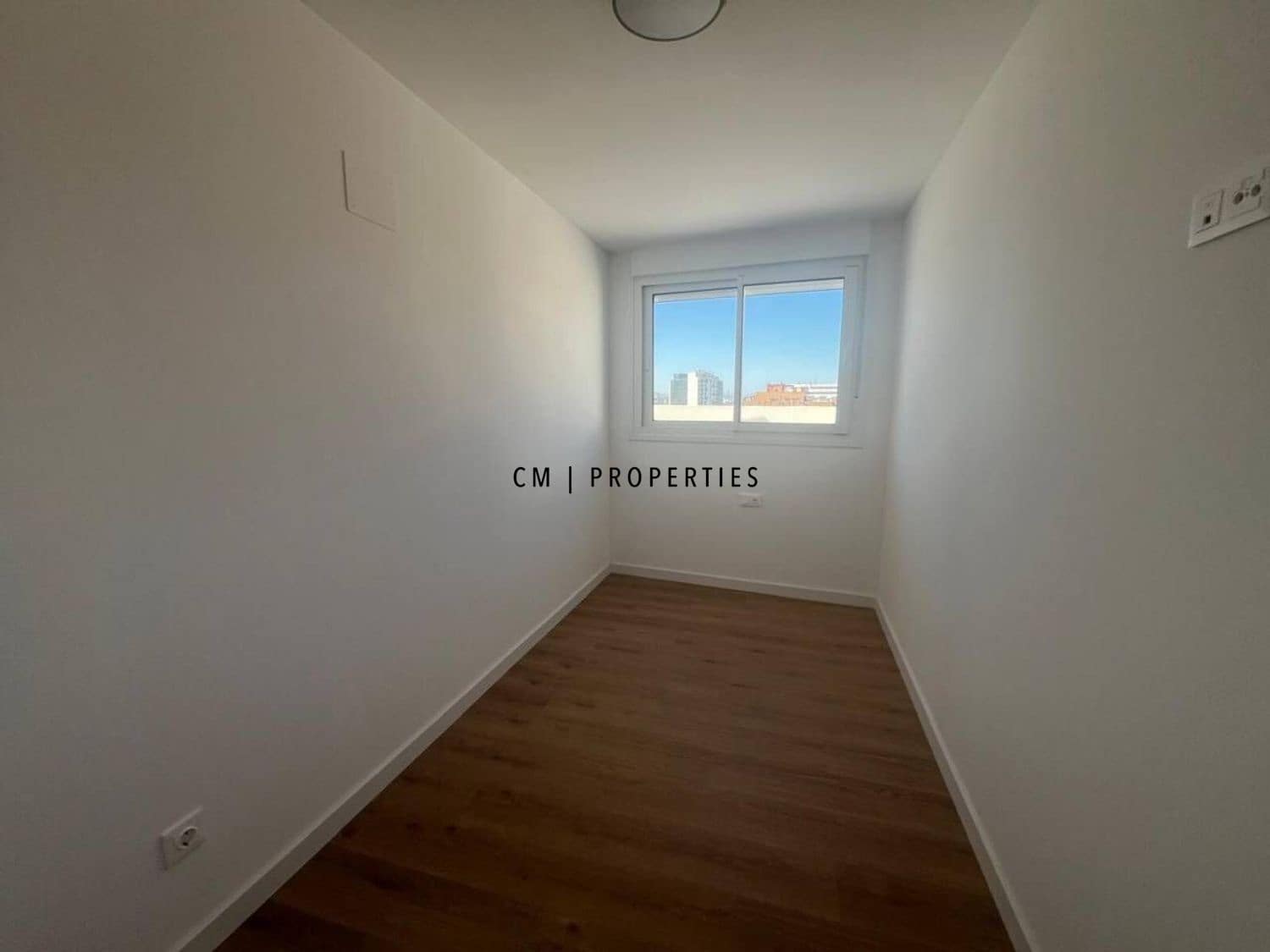 2 sypialnia Penthouse do wynajęcia w Miasto Walencja z basenem - 1 500 € (Ref: 9858923)
