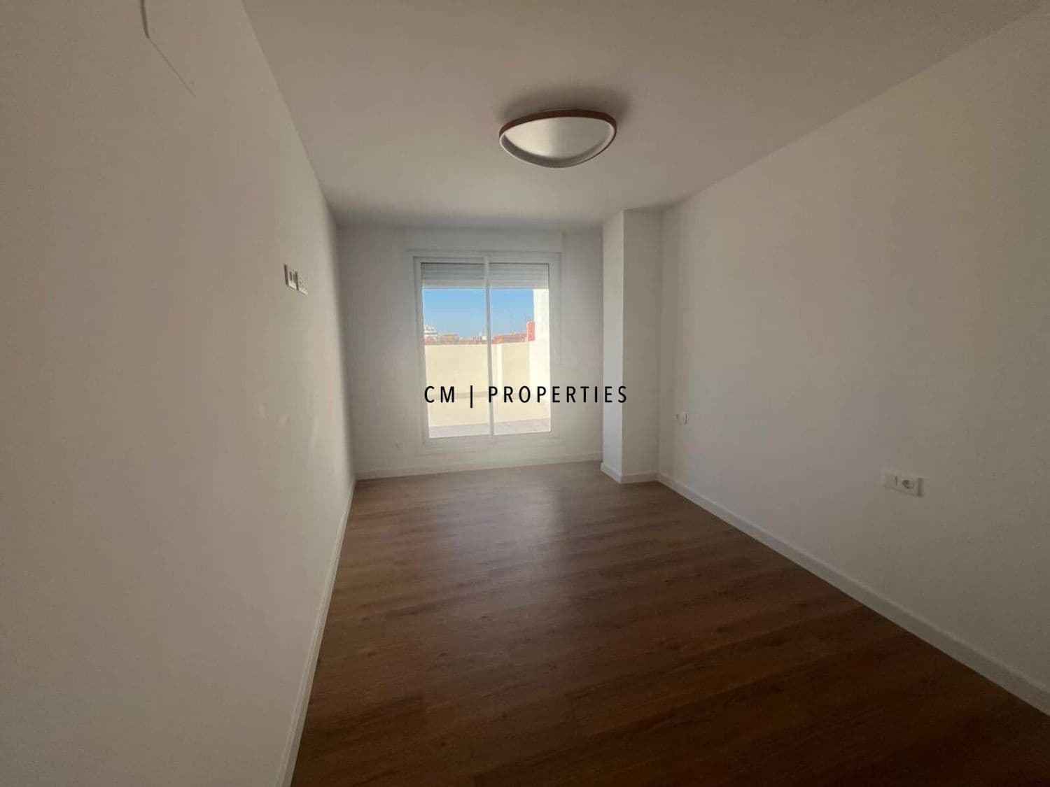 2 sypialnia Penthouse do wynajęcia w Miasto Walencja z basenem - 1 500 € (Ref: 9858923)