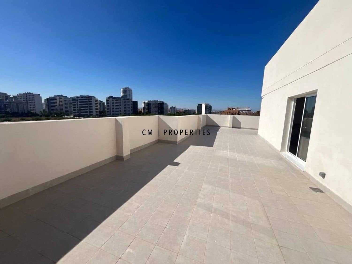 2 sypialnia Penthouse do wynajęcia w Miasto Walencja z basenem - 1 500 € (Ref: 9858923)