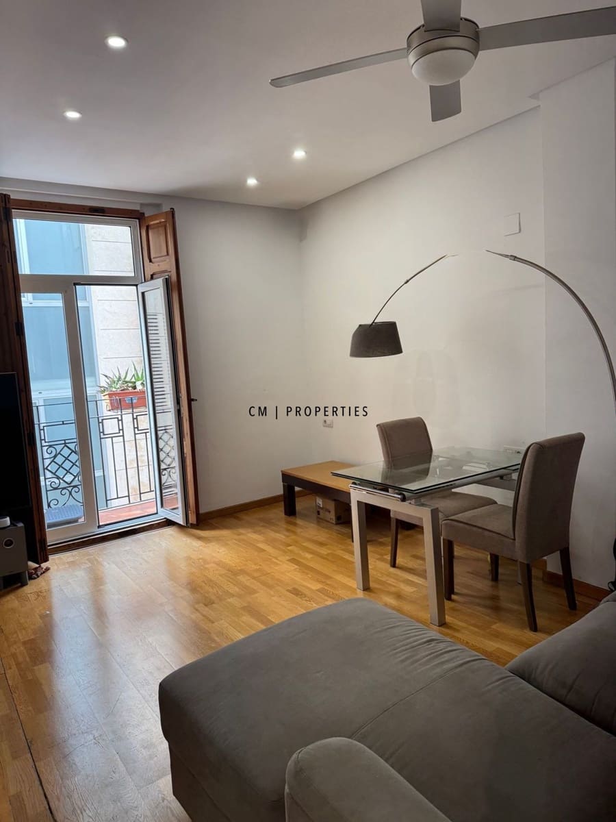 2 bedroom Flat for rent in Valencia city with garage - € 1,300 (Ref: 9860822)
