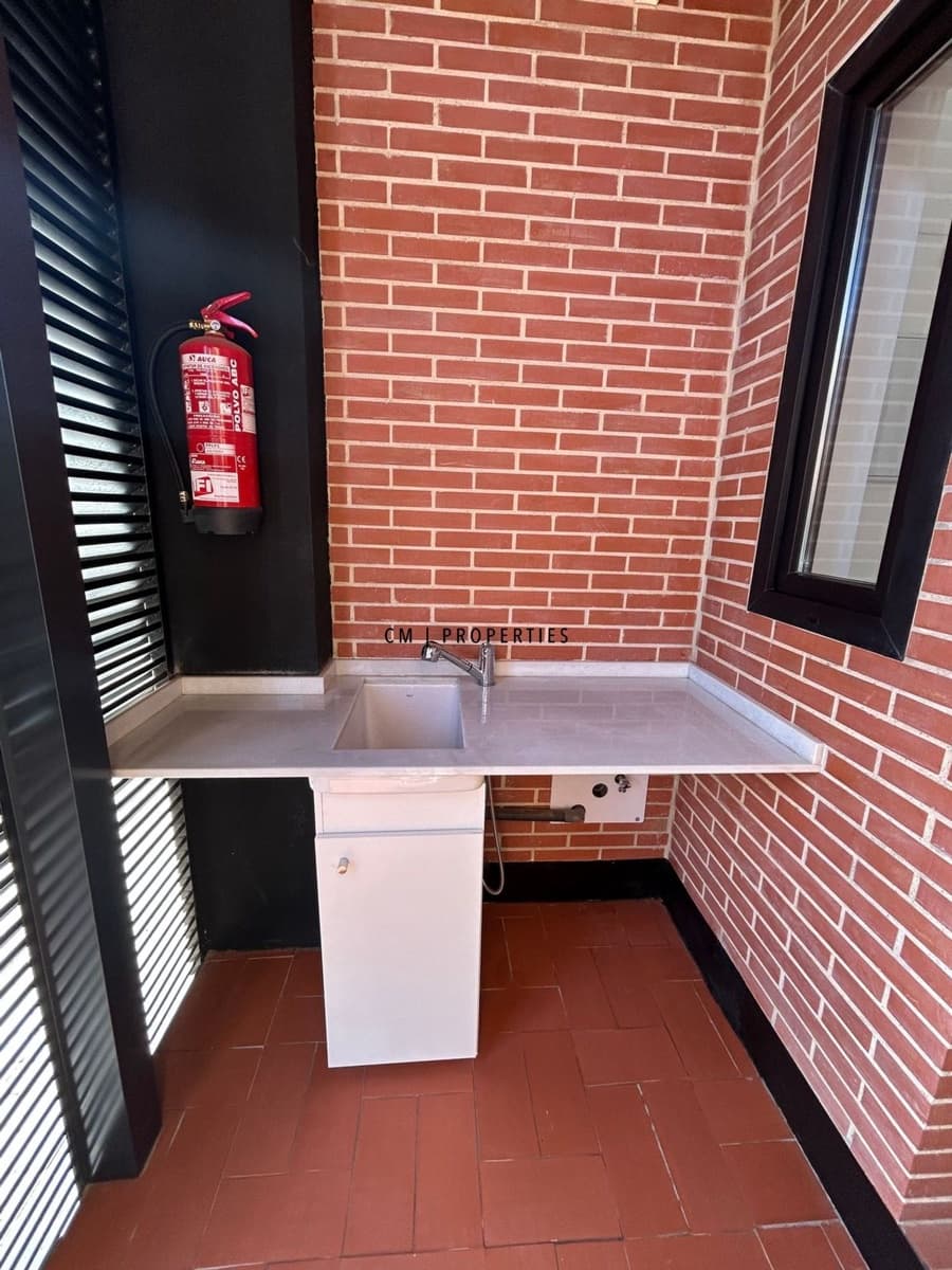 2 camera da letto Attico da affittare in Moncada con garage - 1.100 € (Rif: 9860991)