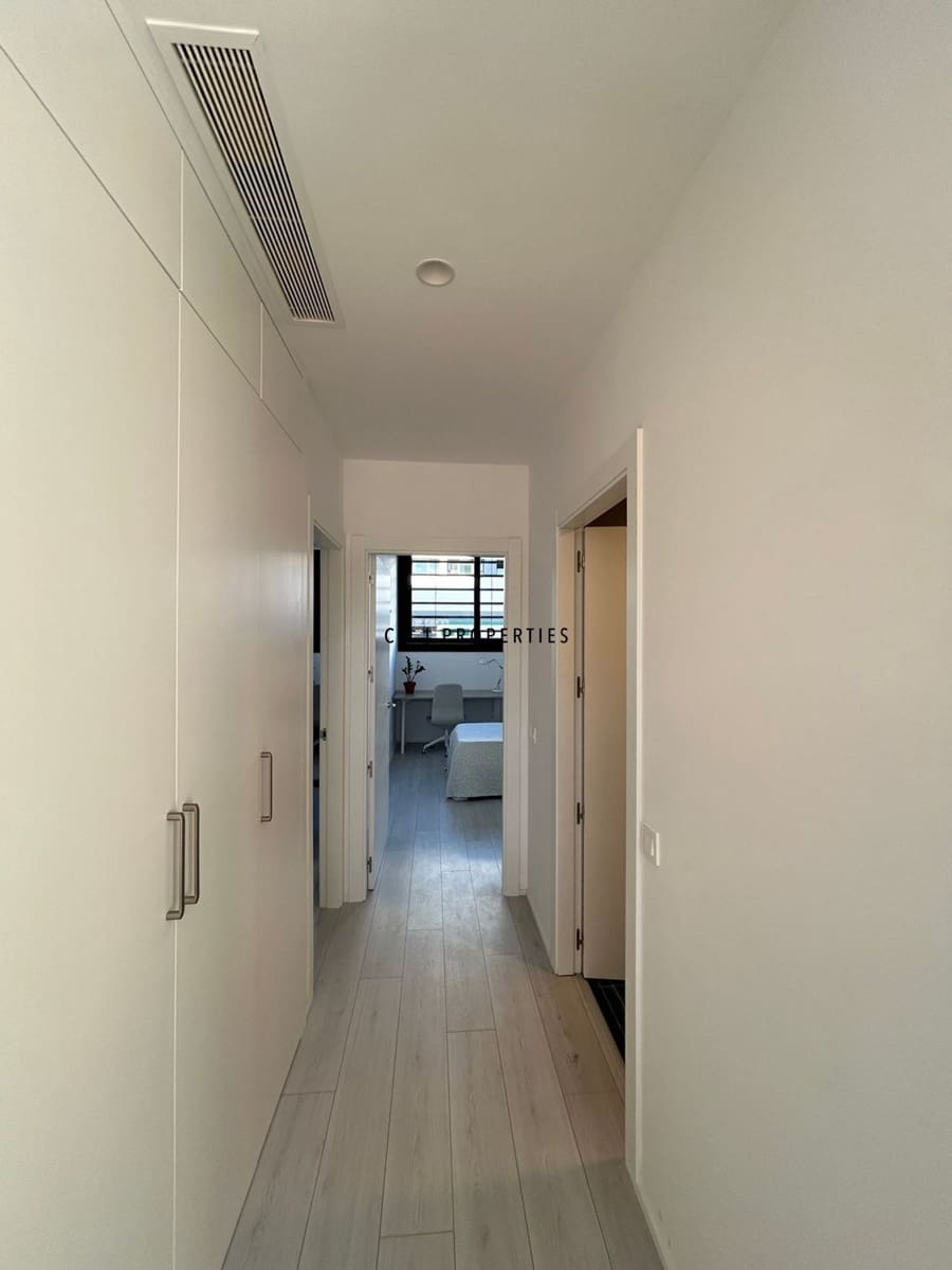 2 camera da letto Attico da affittare in Moncada con garage - 1.100 € (Rif: 9860991)