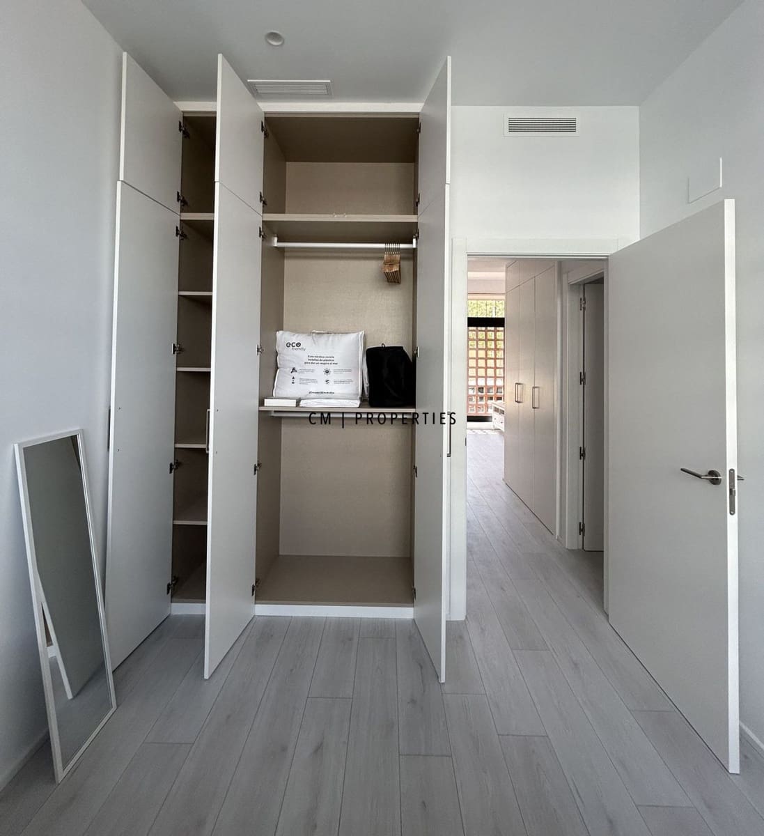 2 camera da letto Attico da affittare in Moncada con garage - 1.100 € (Rif: 9860991)
